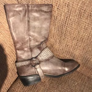 Rare Buckle Boots